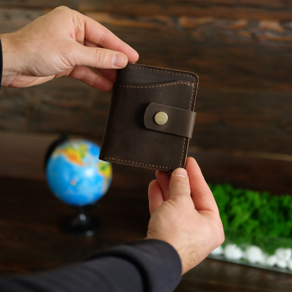 Compact Leather Wallet 